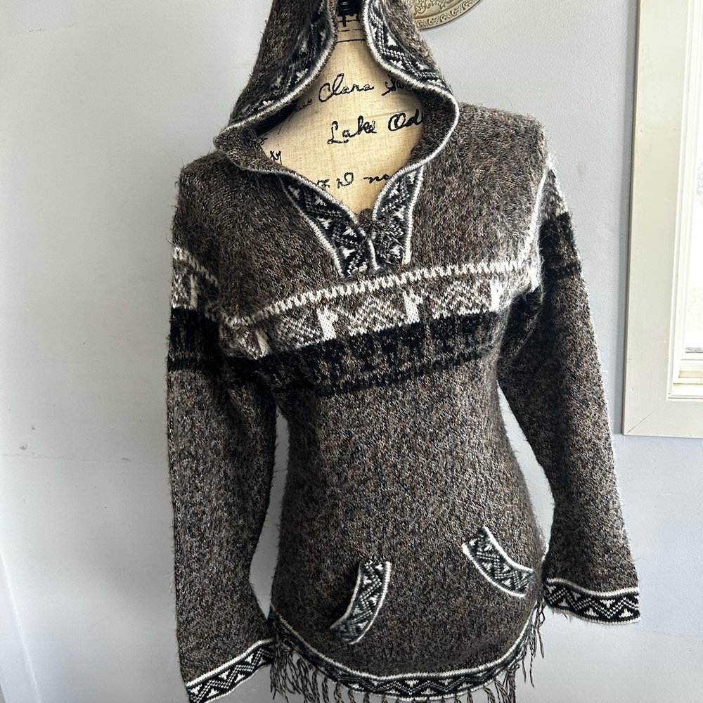 Source Unknown‎ V-Neck Sweater Brown and Black alpaca blend